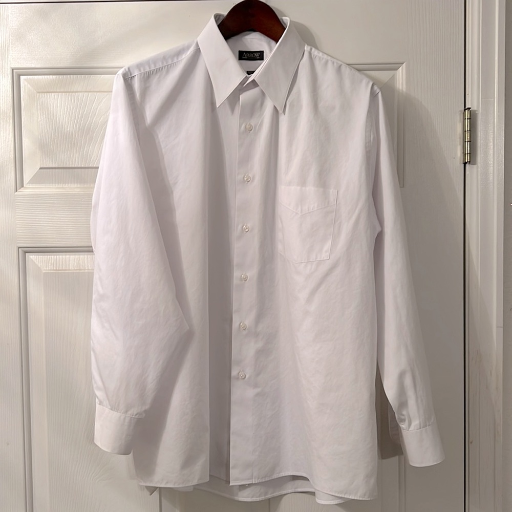 Arrow dress shirt. Long sleeve button up. Size XL white